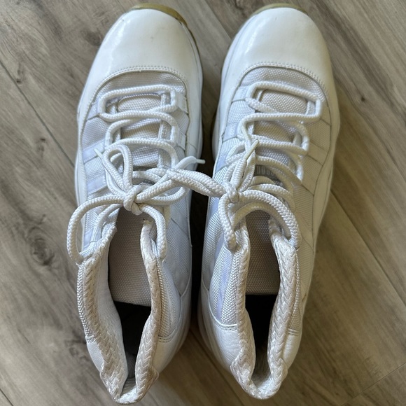 WHITE RETRO JORDAN 11 - Picture 5 of 12